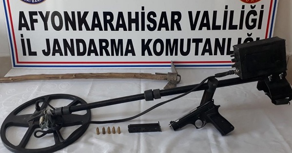 İzinsiz Kazı Yapan 3 Kişi Yakalandı