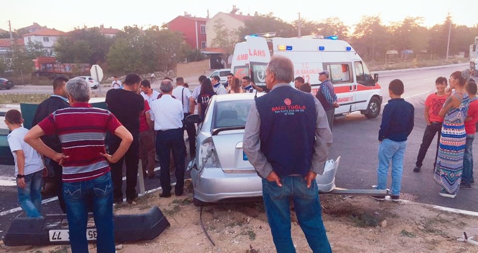 Afyon ışıklar Kavşağında Kaza 1 Yaralı
