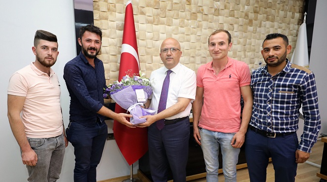 Kanatlı Hayvan Sevenler'den Başkan çoban'a Ziyaret