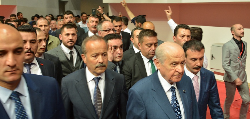 Bahçeli Yolbaşcısı Mehmet Taytak’ı Yanından Ayırmıyor