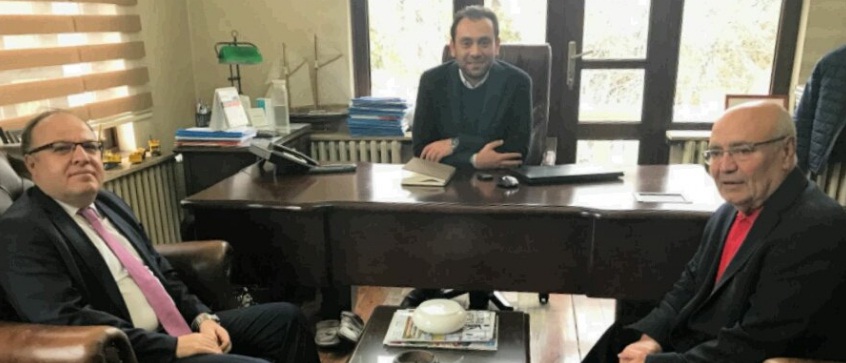 Vali Tutulmaz Sıkmadık El Bırakmıyor