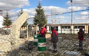 Akaryakıt İstayonunda Tankların Bakım Ve Temizliği Yapılıyor