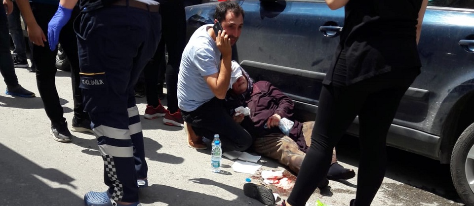 Ters Yola Giren Kurye Kadına çarptı