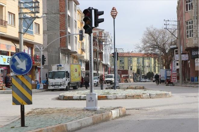 Başkan Kayacan’a Soruyoruz : Arızalı Trafik Lambaları Ne Olacak ?