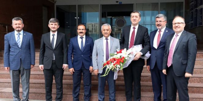 Milli Eğitim Bakanı Ziya Selçuk´tan Ziyaret