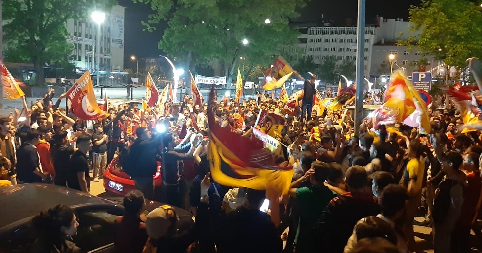 Galatasaray'ın 22. şampiyonluğunun Ardından Afyon'da Muhteşem Coşku!