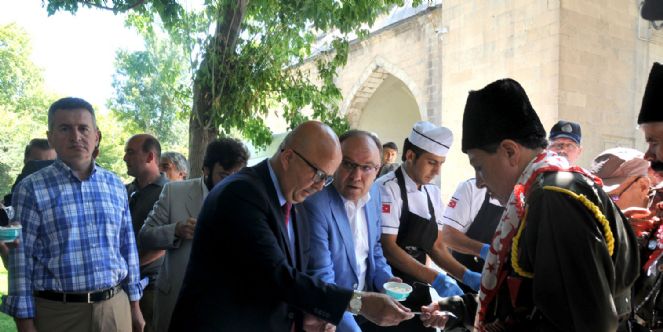 şehitlerimizi Rahmetle Andık