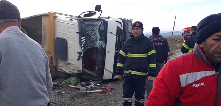 Sandıklı Nasuhoğlu Köyü Kaza 2 Yaralı..!!