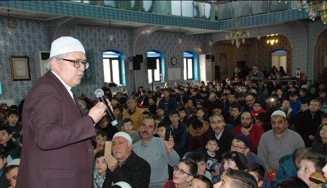 Müftülüğün Baba çocuk Birlikte Namaza Final Programında çekilişle Hediye Dağıtıldı