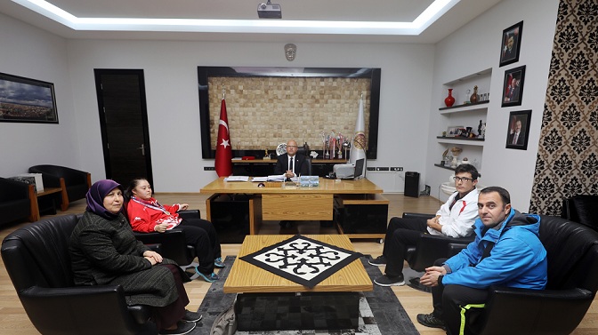 Başkan çoban'dan Başarıya ödül