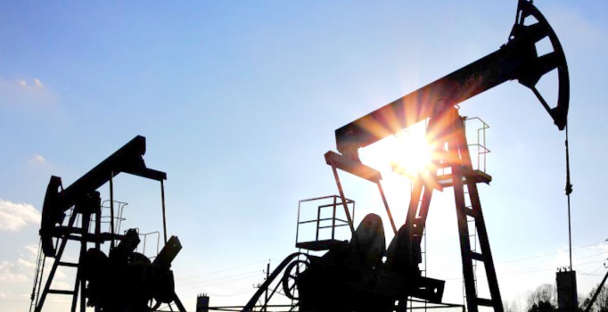 Rusya'nın Petrol Geliri Düştü