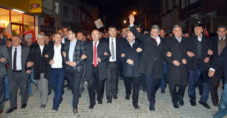 Genel Baskanlarinin Vaadi Yikim Adaylarininki Masa Sandalye Genel Afyon Yerel Basin