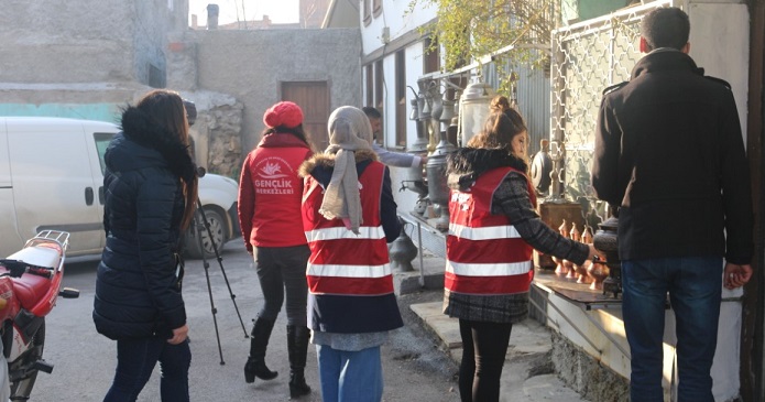 Gençler Esnafla Kahvaltıda Buluştu