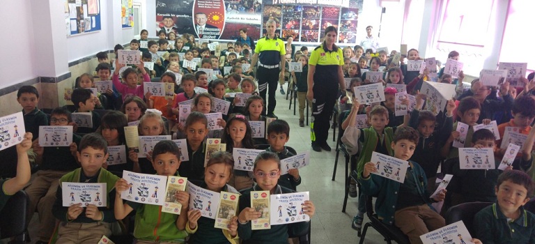 “ailemin Ve ülkemin Trafik Polisiyim