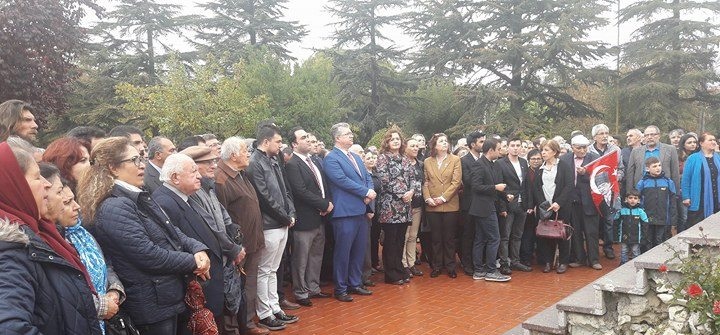 Chp çelenk Koyma Töreni