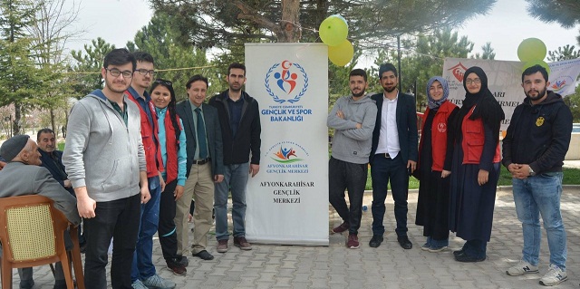 Afyonkarahisar Gençlik Merkezi Emirdağ Huzur Evini Ziyaret Etti