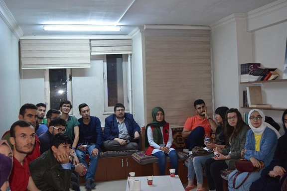 Gençlik Merkezi İftar Programı Düzenledi