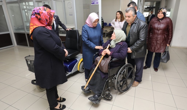 Belediye Engelli Bireylerin Yüzünü Güldürmeye Devam Ediyor