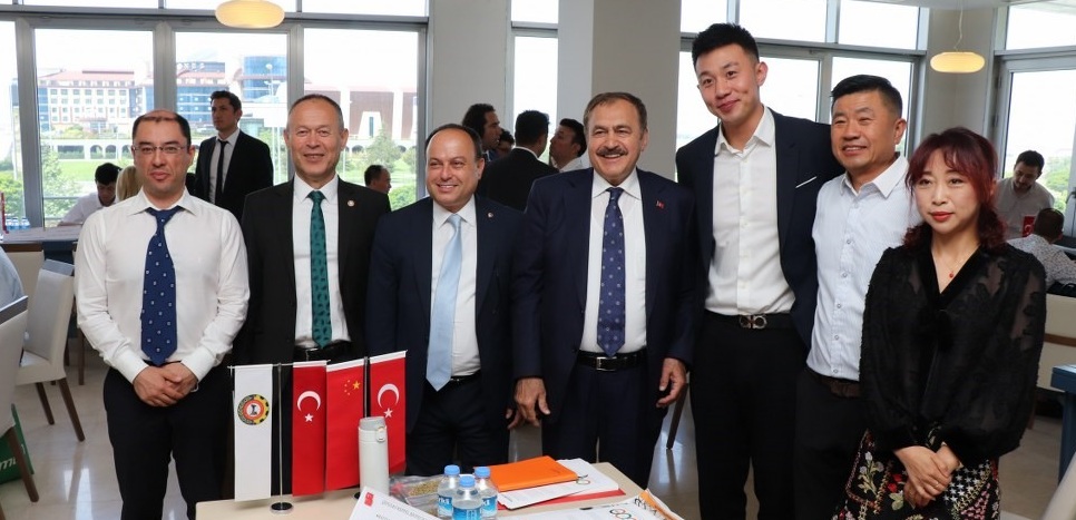 500 Bin Dolarlık Ticaret Anlaşması Yapıldı..