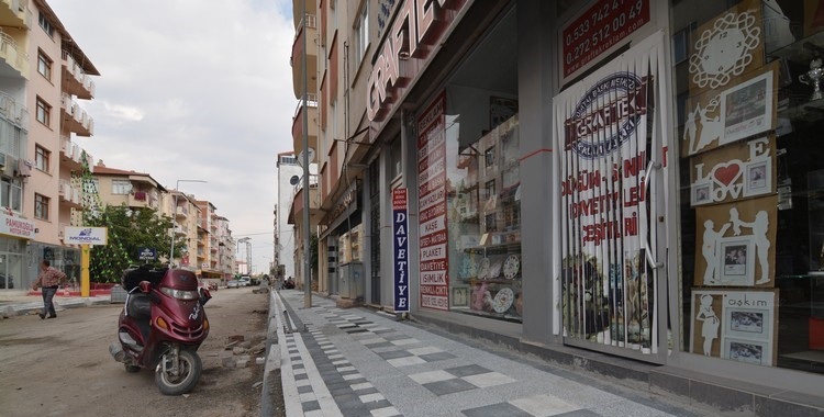 Yunus Emre Bulvarı Kaldırım çalışmaları Başladı