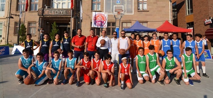 Sokak Basketbolu Turnuvası Başladı