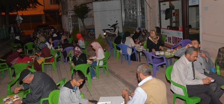 Sandıklı Belediyesinden Kadir Gecesinde Sahur Yemeği