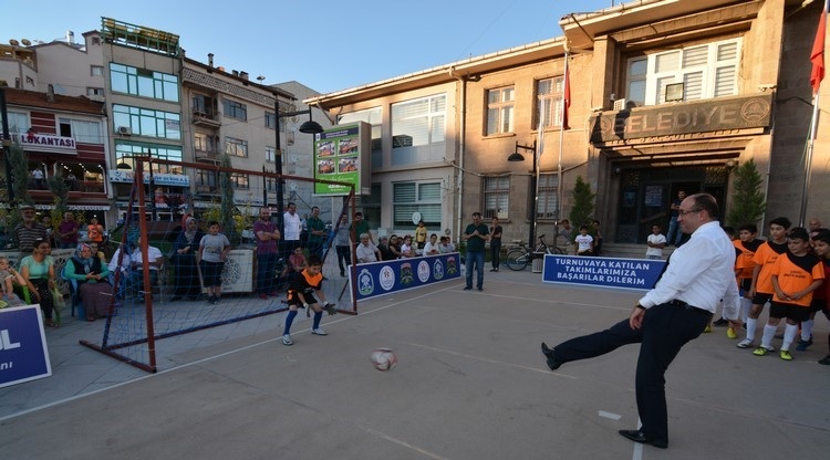 Sokak Futbol Turnuvası Başladı