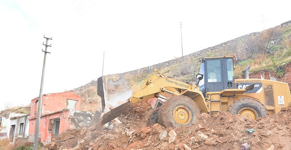 Dinar Kentsel Dönüşüm Yıkım çalışmaları Başladı