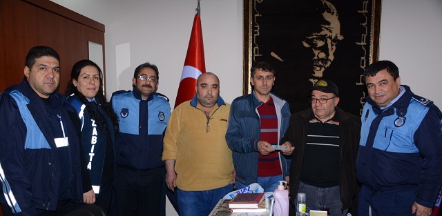 Zabıta Ekiplerinin çabası İle Bin 110 Tl Nin Sahibi Bulundu