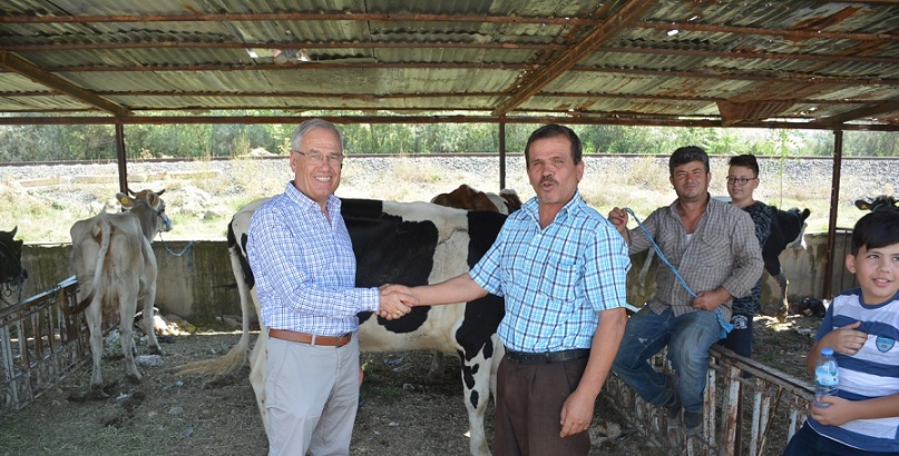 Başkan Acar Kurban Pazarını Ziyaret Etti