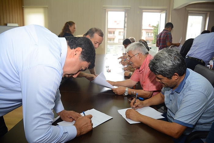 Dinar Mhp De Toplu İstifa