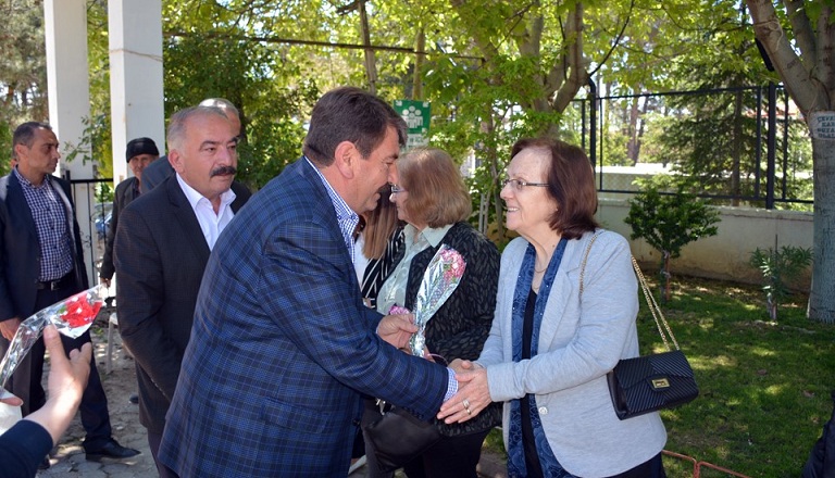 Başkan Sarı’dan Anneler Gününde Anlamlı Ziyaretler