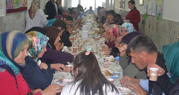 Gençlik Merkezi özerler özel Eğitim Merkezini Ziyaret Etti
