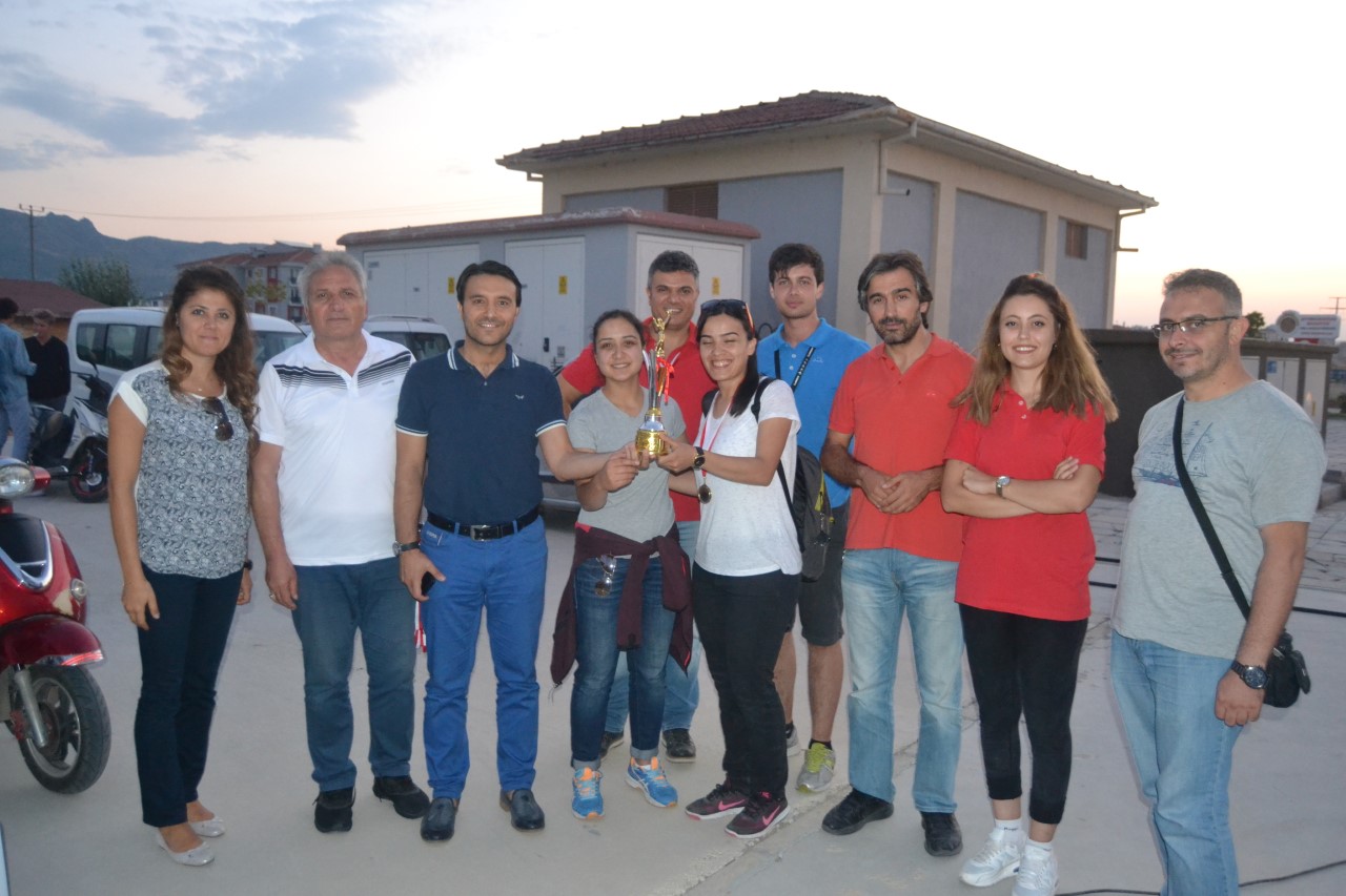 Karahisar Gençlik Merkezi Kum Voleybolu Turnuvası'nda İkinci Oldu