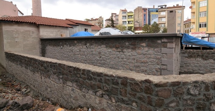 Tarihi Hamam Restorasyonu Devam Ediyor