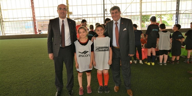 Başkan Mustafa çöl Futbol Kursunu Ziyaret Etti