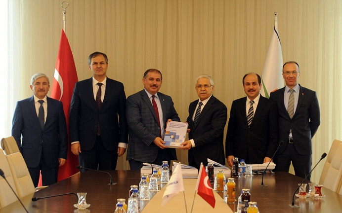 Su/atıksu Arıtımı Ve Geri Kazanılmasında Membran Teknolojileri Ve Uygulamaları Kitabı Müsteşar öztürk'e Teslim Edildi