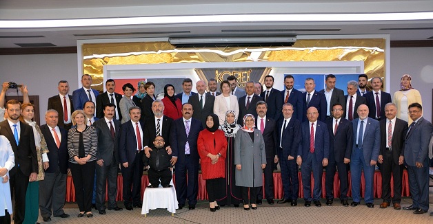 “aday Adayları Birbirlerini Rakip Değil, Refik Olarak Görüyorlar”