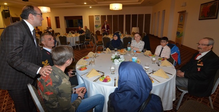 Sandıklı Belediyesinden şehit Ve Gazi Yakınlarına Yemek