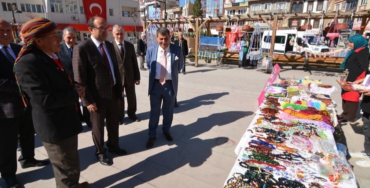 15 Temmuz Demokrasi Meydanında Bayrak Sergisi