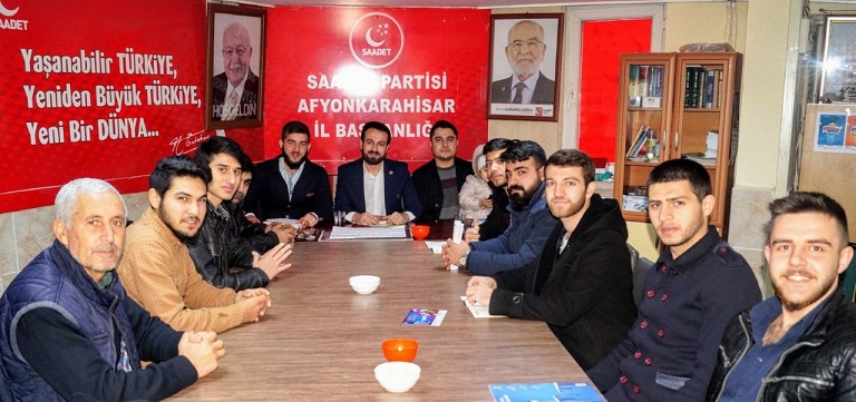 Genç Saadette Bayrak Değişimi