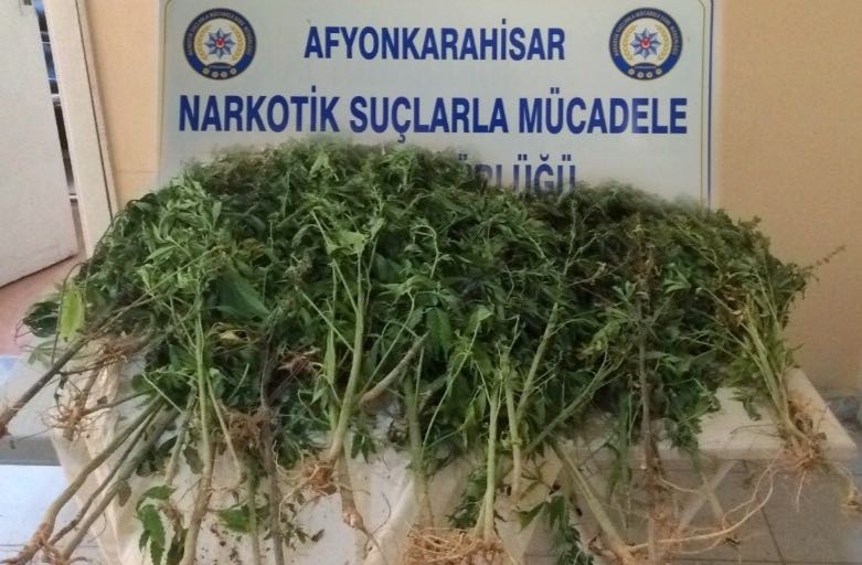 şuhut İlçesinde İnşaat’dan Kalıp çalan Hırsızlar Yakalandı