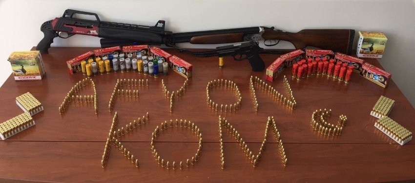 Bolvadin'de Bir Eve Polis Operasyon Düzenledi