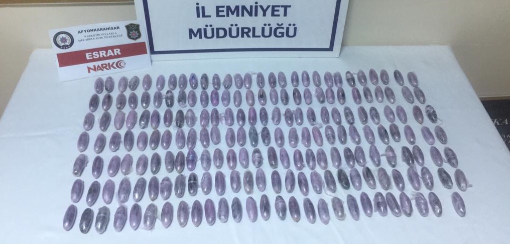 Polis Uyuşturucu Satıcılarına Geçit Vermiyor..
