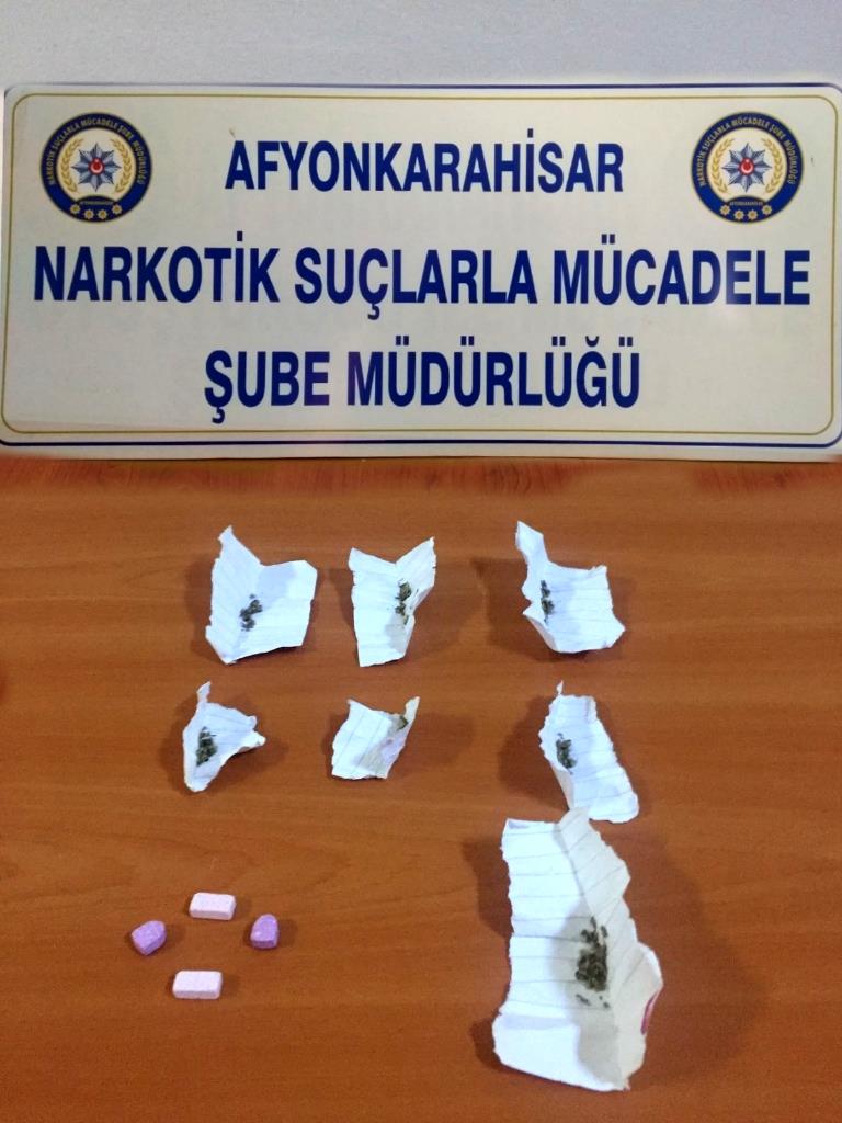 Aramada 8o Tane Extacy Hap Ele Geçirildi