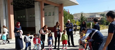 Minikler Dinar İtfaiye Amirliğini Ziyaret Etti