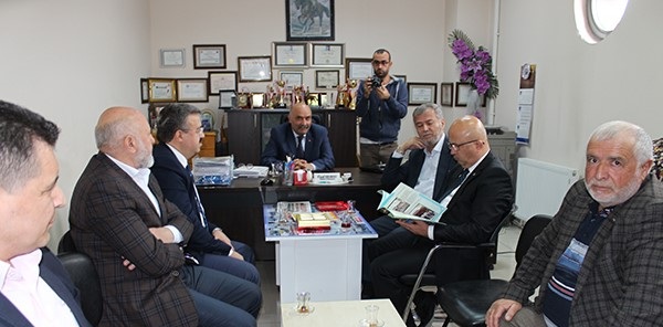 Ak Parti’nin Ağır Topları özel Koleji Ziyaret Etti