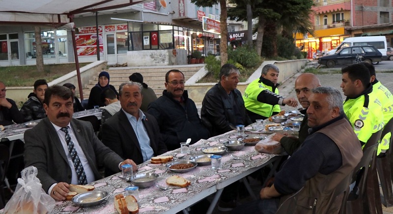 İftar çadırında Birlik Ve Beraberlik İçinde İlk Oruçlar Açıldı