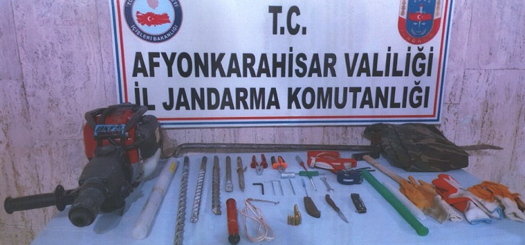 Onlar Tarihi Eser Bulamadan Jandarma Onları Buldu