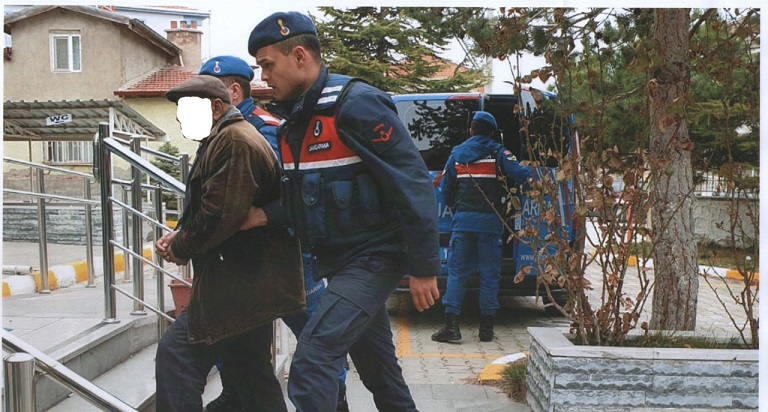 Hırsızlık Yapan Kişiler Suçüstü Yakalandı